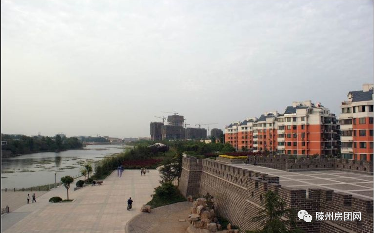 满是工地的滕州城区，你能猜出这些都是哪年