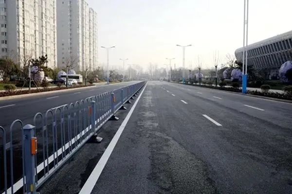 龙泉街道召开新旧动能转换项目及路域环境现