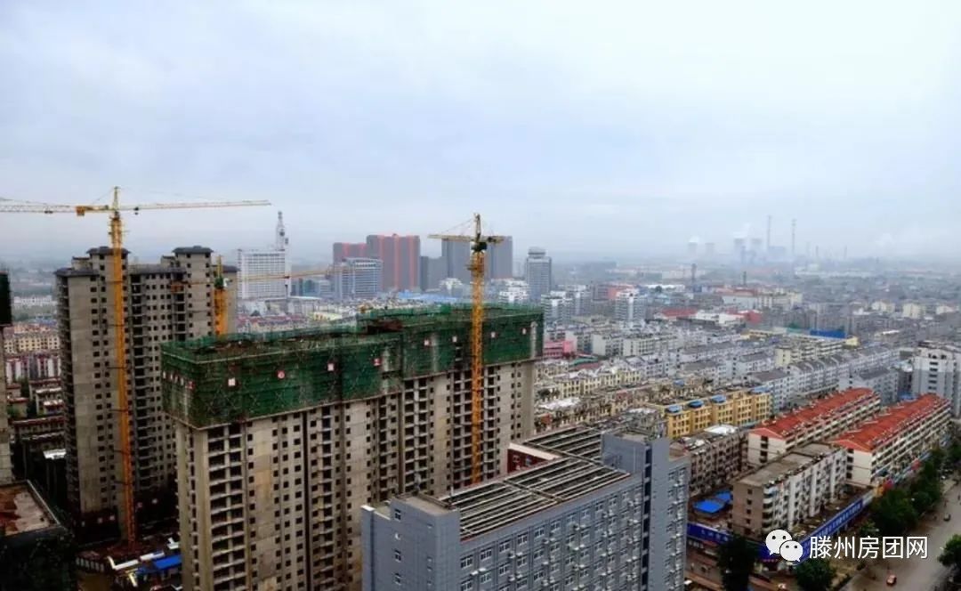 满是工地的滕州城区，你能猜出这些都是哪年的照片？哪些小区么？(图12)