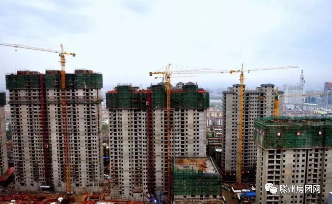 满是工地的滕州城区，你能猜出这些都是哪年的照片？哪些小区么？(图14)