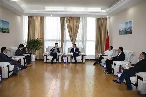 新城控股集团股份有限公司到龙泉街道考察(图2)